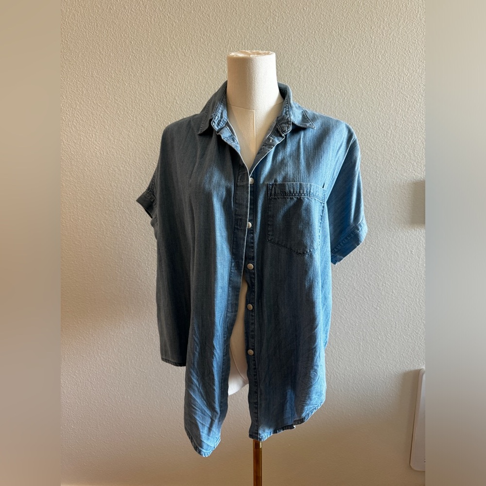 Madewell chambray tied top size small